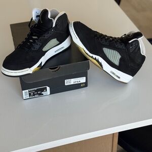 Nike air Jordan 1 mid Black and white Sneakers with box size 11 ct4838-011